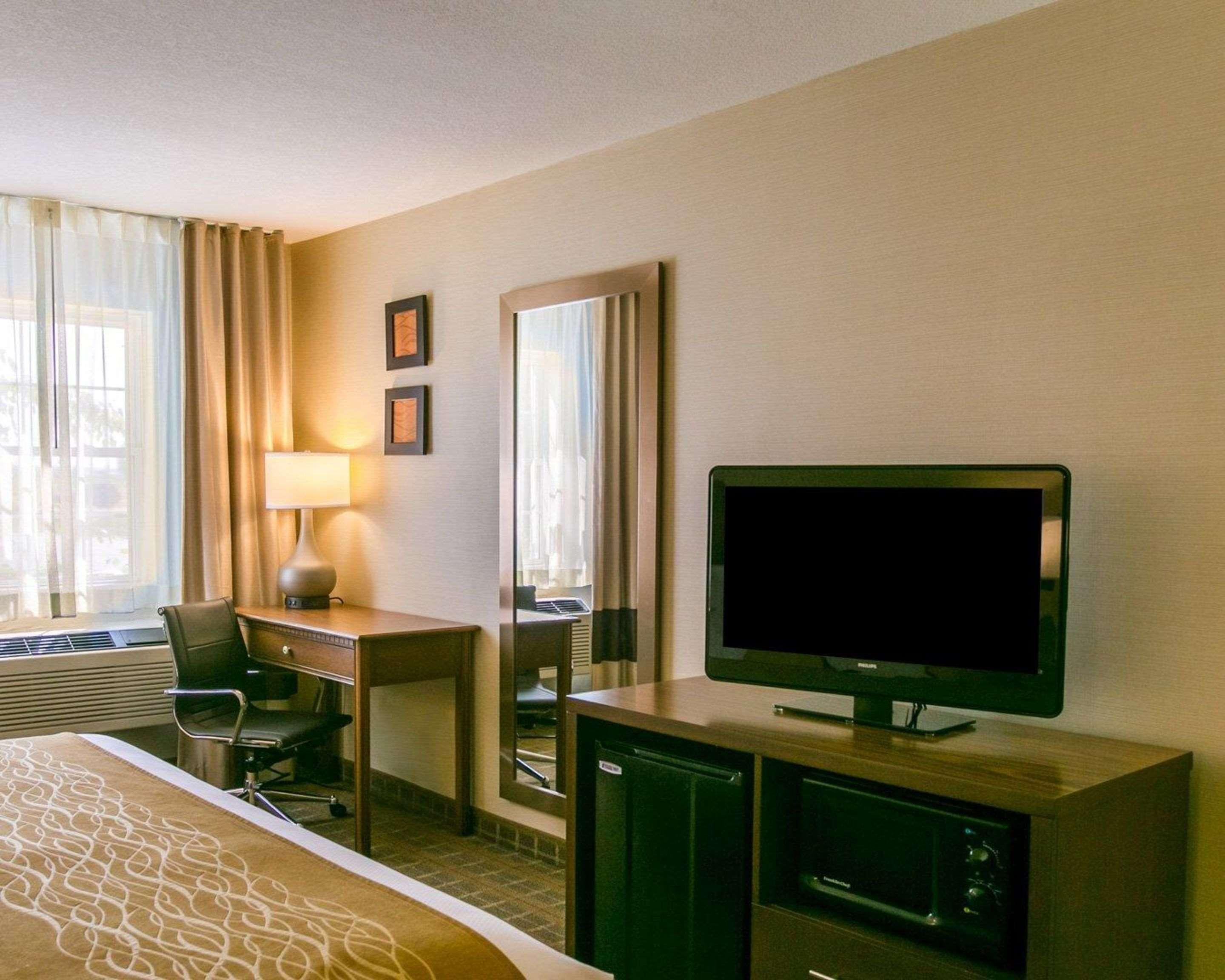 Comfort Inn Sedalia Station Екстер'єр фото