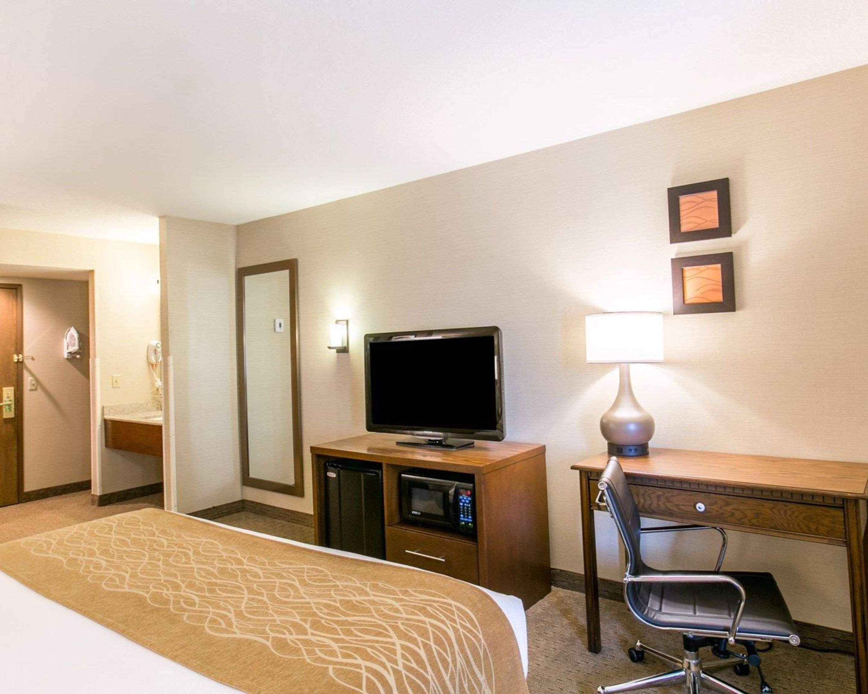 Comfort Inn Sedalia Station Екстер'єр фото
