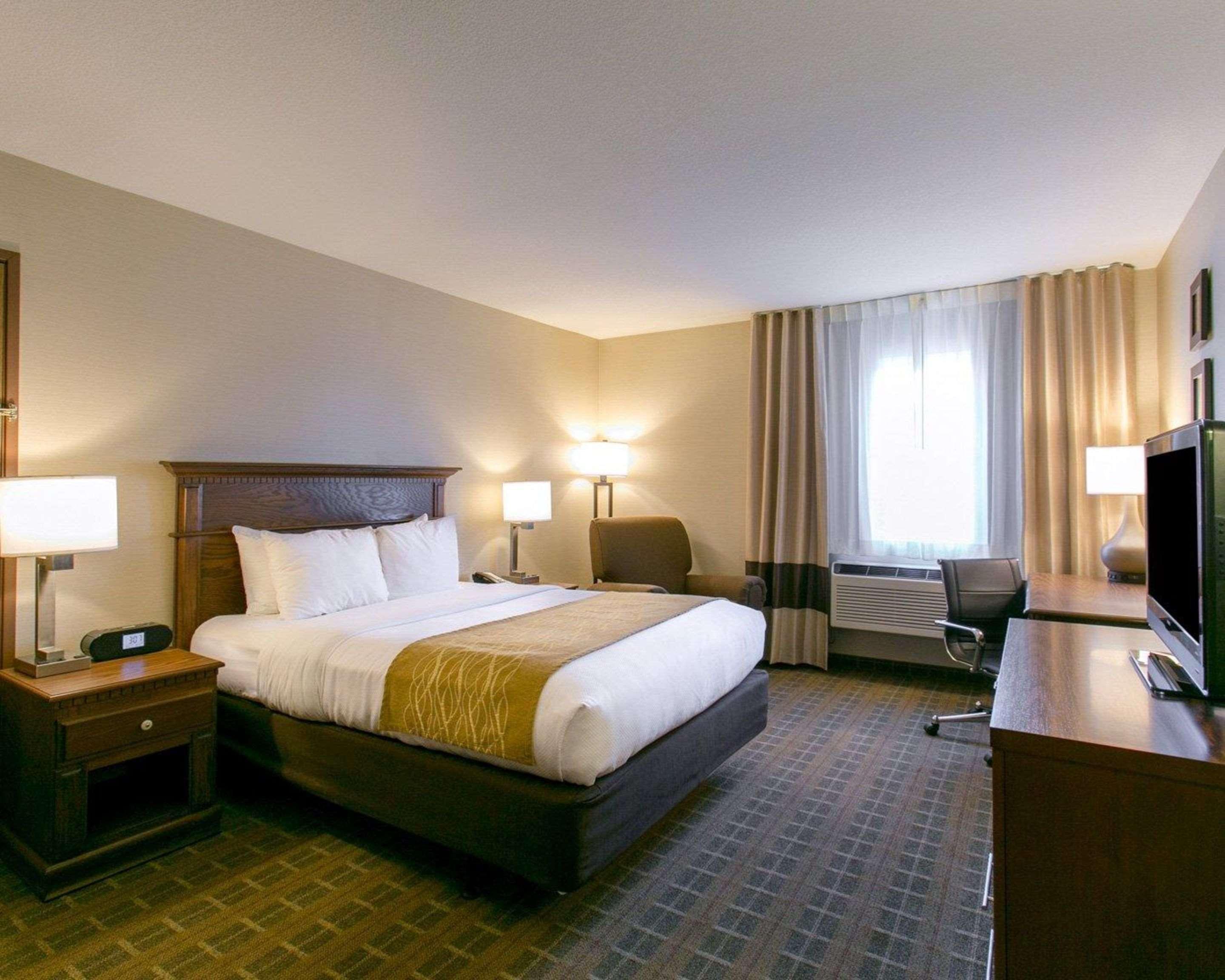 Comfort Inn Sedalia Station Екстер'єр фото