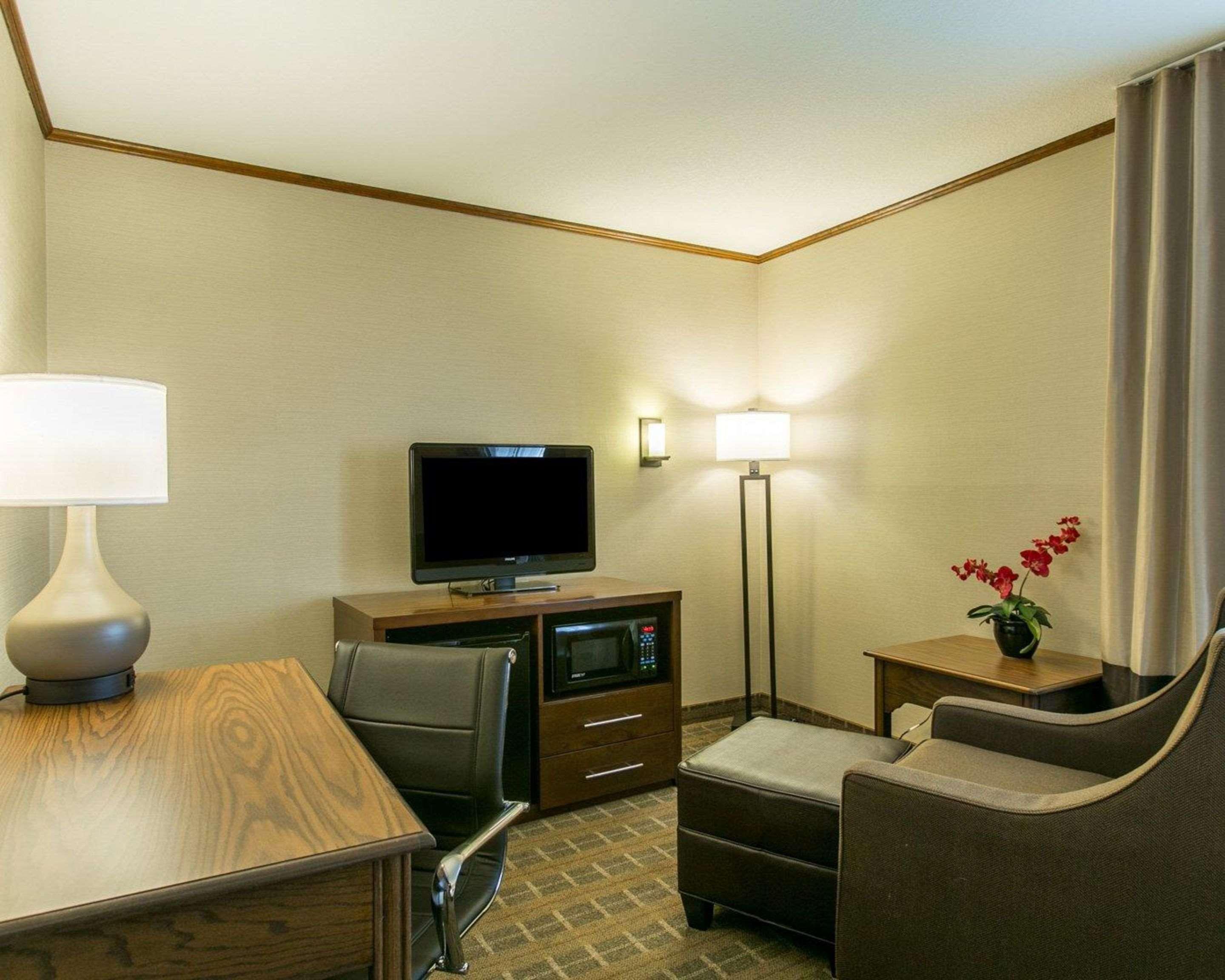 Comfort Inn Sedalia Station Екстер'єр фото