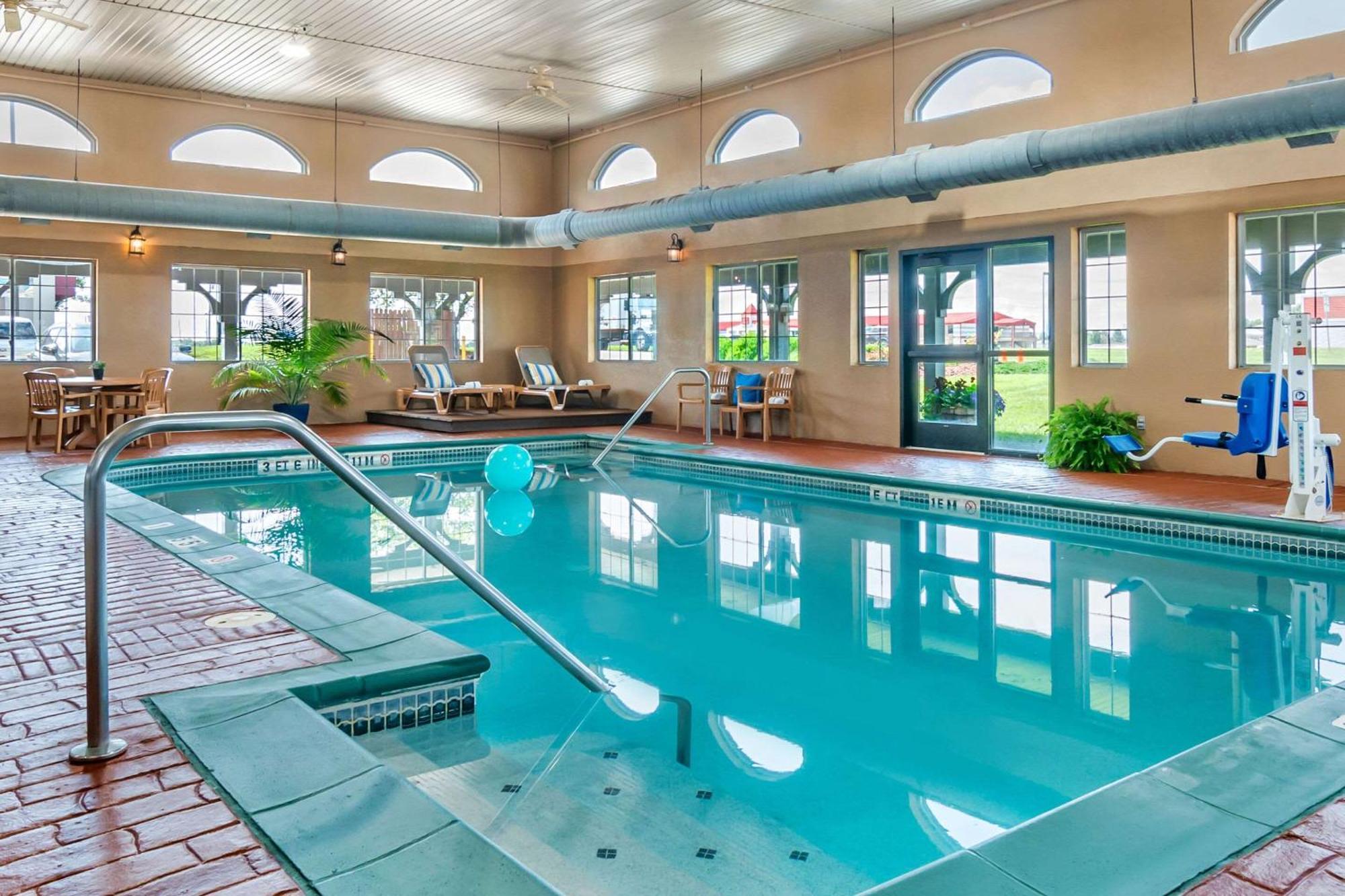 Comfort Inn Sedalia Station Екстер'єр фото
