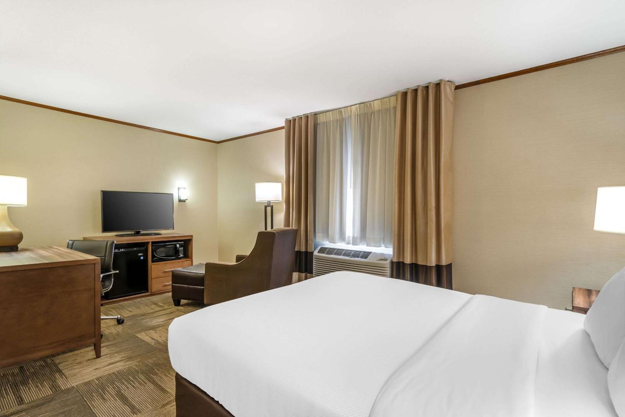 Comfort Inn Sedalia Station Екстер'єр фото