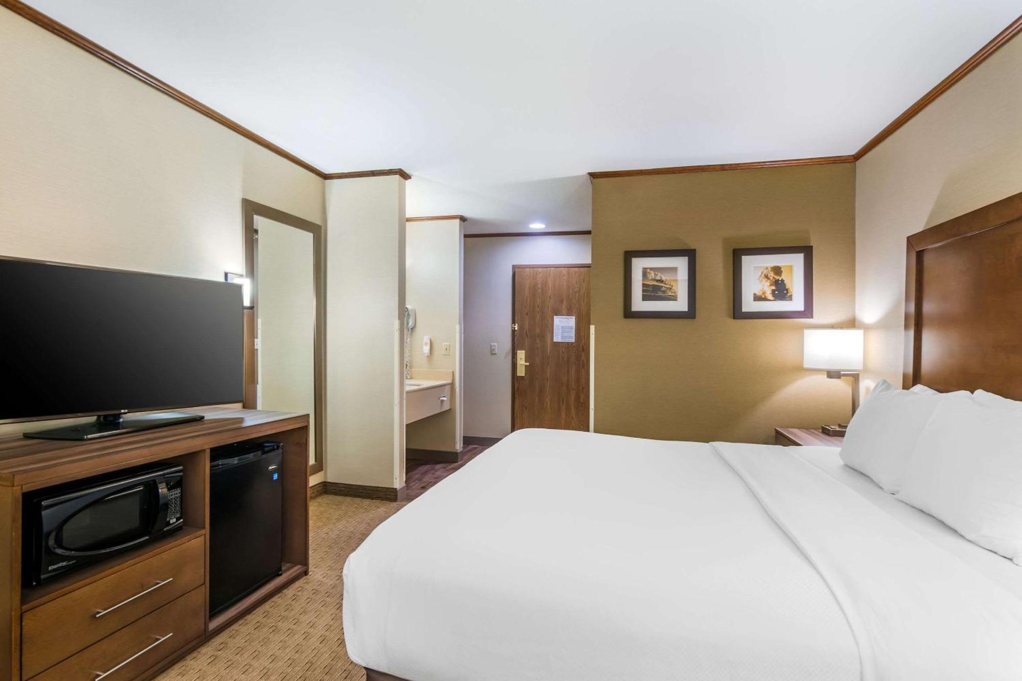 Comfort Inn Sedalia Station Екстер'єр фото