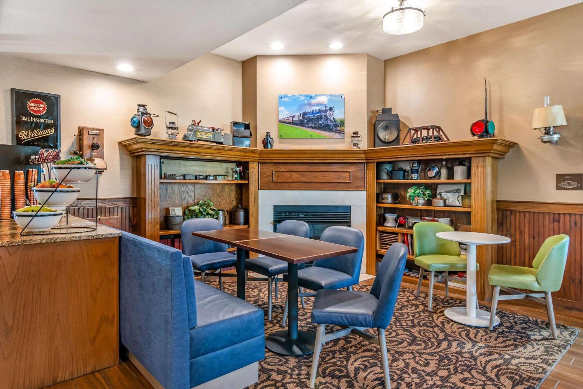 Comfort Inn Sedalia Station Екстер'єр фото